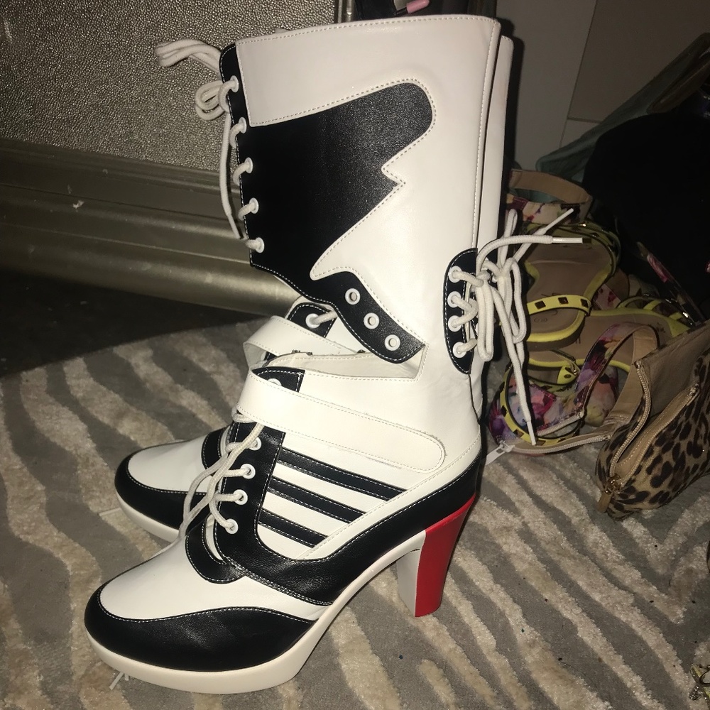 Harlequin Suicide Squad Black White Stripe Boots